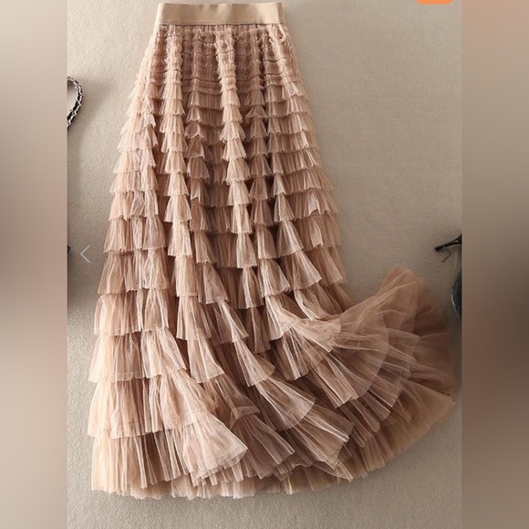 APRICOT Dresses & Skirts - NWT APRCOT Stunning layered Tulle Midi Skirt sz Small Stone colour ruffles lined